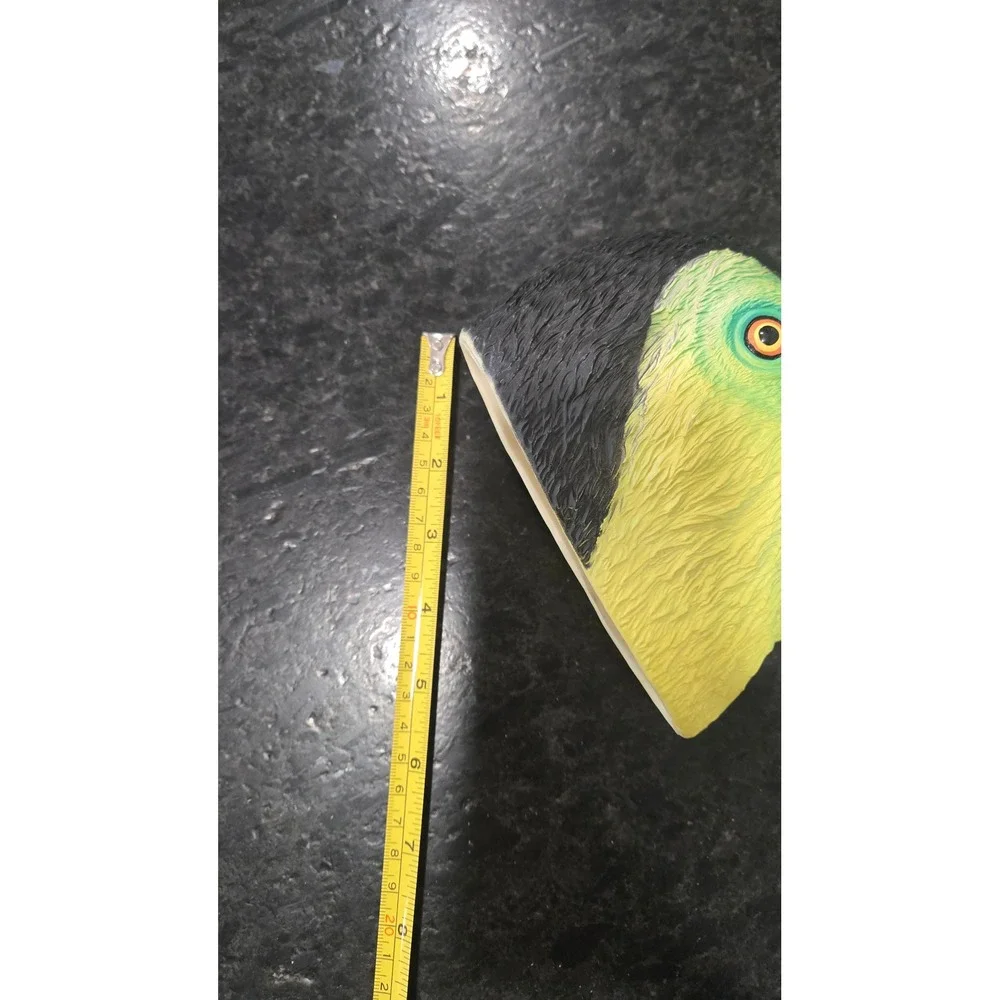 N/A large parrot